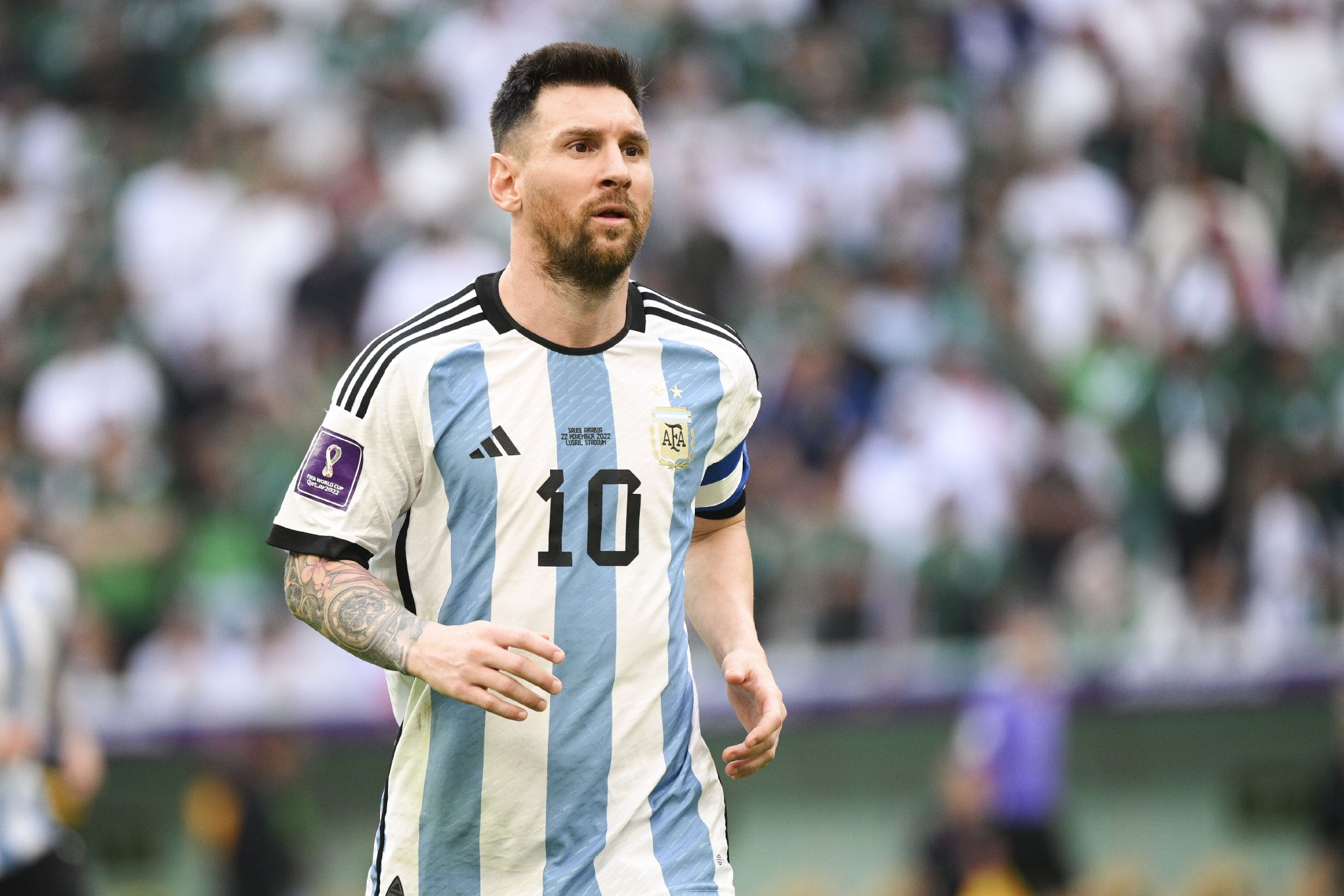 德转评年度最佳右边锋：杜埃、奥利塞、萨拉赫、亚马尔入围