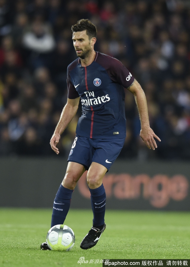 NBA：独行侠轻取公牛 东契奇收获准三双