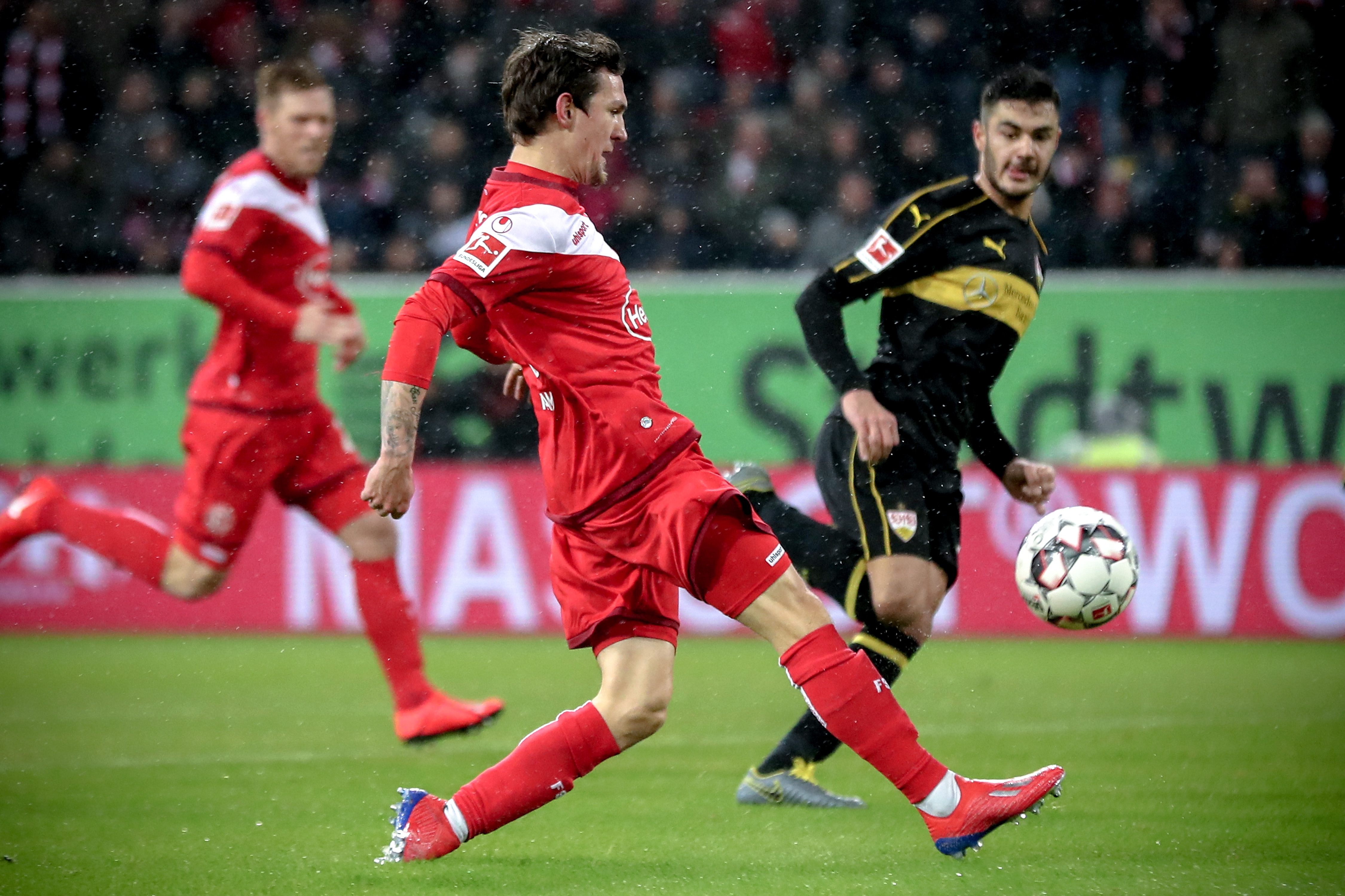 记者：曼联很乐观能成功签下谢什科，英力士已批准了这笔转会