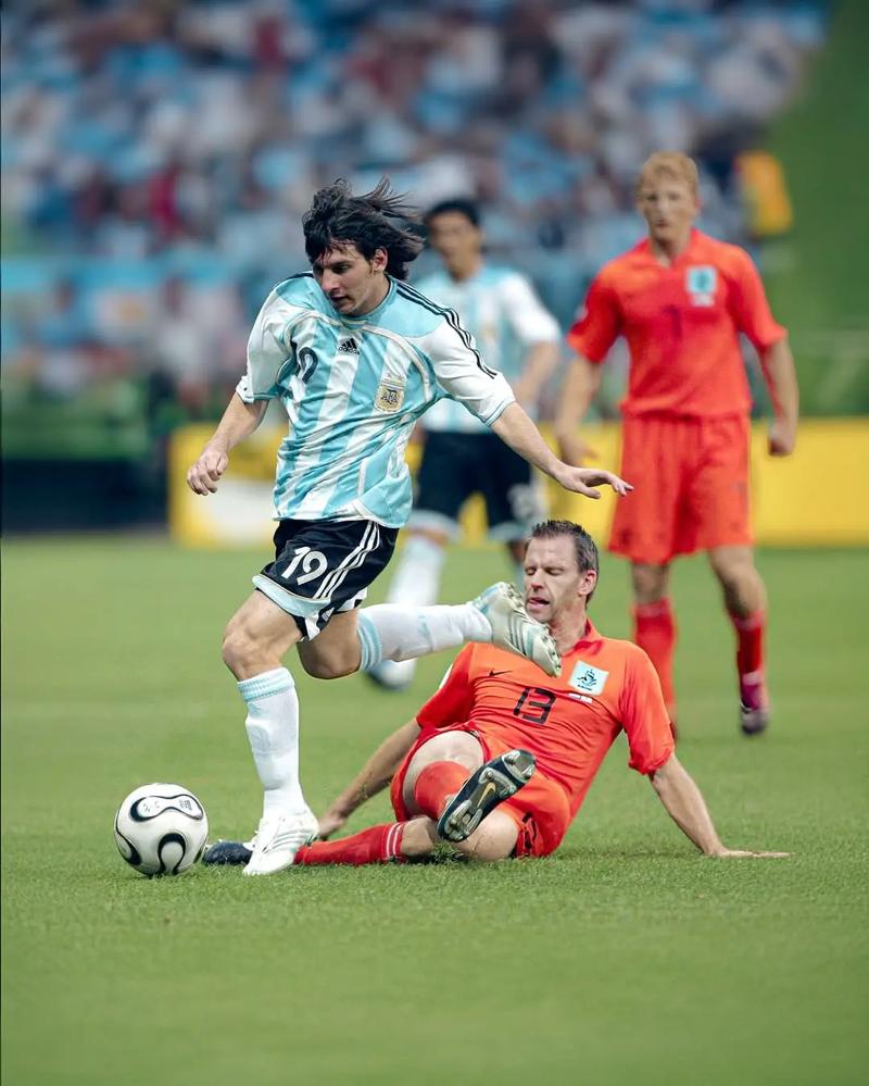 球迷：这球假得我都信了